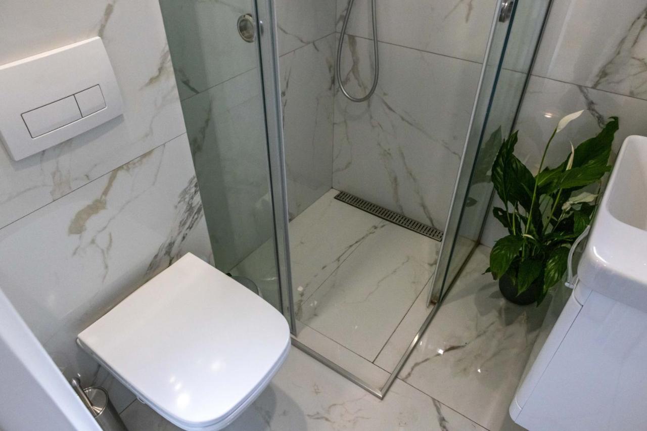 Rubikon Free Parking Apartmani Dusanovac Bagian luar foto