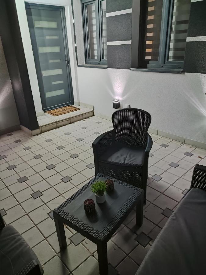 Rubikon Free Parking Apartmani Dusanovac Bagian luar foto
